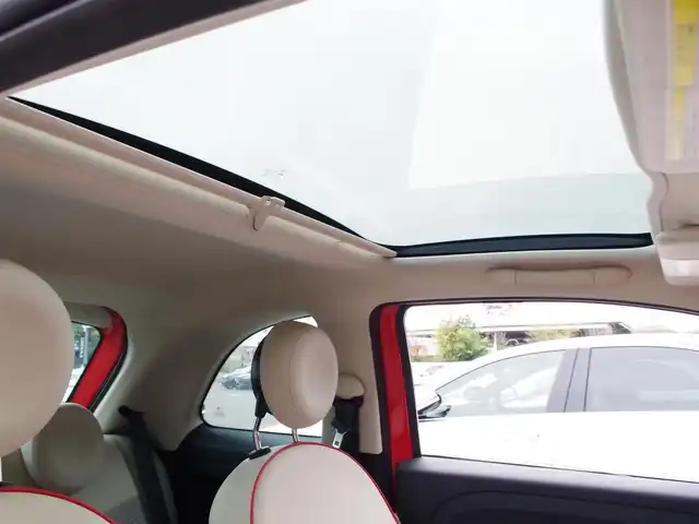 フィアット ５００ 埼玉県 2019(平31)年 2.5万km 赤 150台限定車/ガラスルーフ/パークセンサー/Bluetooth/ETC/ハンドルスイッチ/キーレスエントリー/純正フロアマット/横滑り防止装置/アイドリングストップシステム