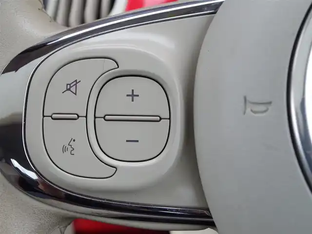 フィアット ５００ 埼玉県 2019(平31)年 2.5万km 赤 150台限定車/ガラスルーフ/パークセンサー/Bluetooth/ETC/ハンドルスイッチ/キーレスエントリー/純正フロアマット/横滑り防止装置/アイドリングストップシステム