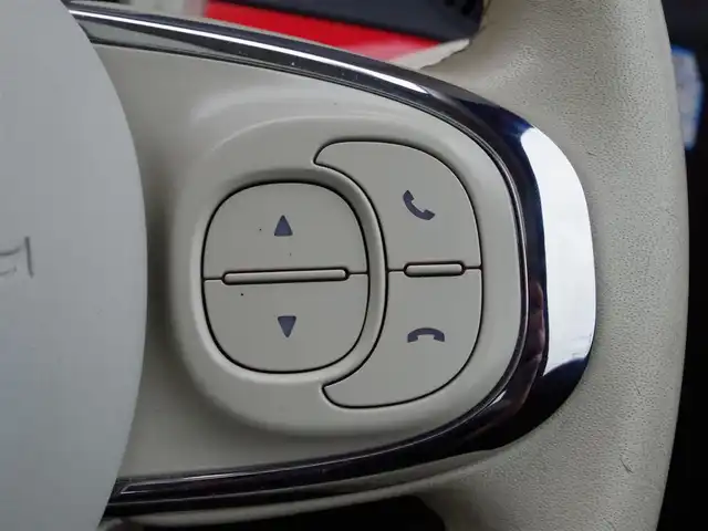 フィアット ５００ 埼玉県 2019(平31)年 2.5万km 赤 150台限定車/ガラスルーフ/パークセンサー/Bluetooth/ETC/ハンドルスイッチ/キーレスエントリー/純正フロアマット/横滑り防止装置/アイドリングストップシステム
