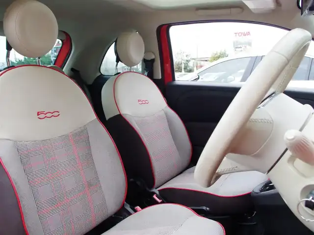 フィアット ５００ 埼玉県 2019(平31)年 2.5万km 赤 150台限定車/ガラスルーフ/パークセンサー/Bluetooth/ETC/ハンドルスイッチ/キーレスエントリー/純正フロアマット/横滑り防止装置/アイドリングストップシステム