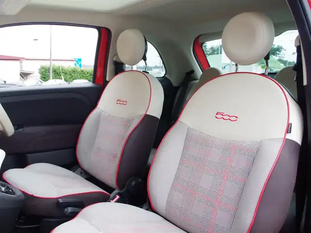 フィアット ５００ 埼玉県 2019(平31)年 2.5万km 赤 150台限定車/ガラスルーフ/パークセンサー/Bluetooth/ETC/ハンドルスイッチ/キーレスエントリー/純正フロアマット/横滑り防止装置/アイドリングストップシステム