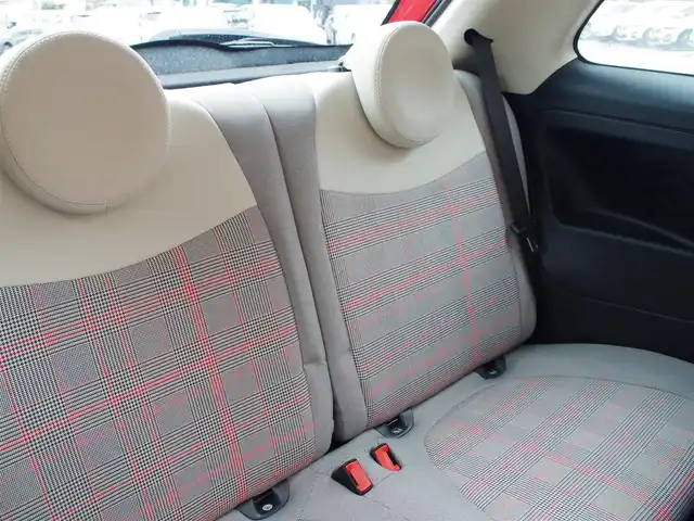 フィアット ５００ 埼玉県 2019(平31)年 2.5万km 赤 150台限定車/ガラスルーフ/パークセンサー/Bluetooth/ETC/ハンドルスイッチ/キーレスエントリー/純正フロアマット/横滑り防止装置/アイドリングストップシステム