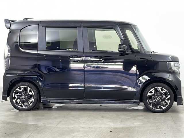 ホンダ Ｎ ＢＯＸ カスタム G L ターボ ホンダセンシング 道央・札幌 2017(平29)年 5.4万km クリスタルブラックパール ・４WD＆ターボ/・ホンダセンシング/・純正ナビ（CD/DVD/BT/フルセグTV/SD）/・バックカメラ/・両側パワースライドドア/・レーダークルーズコントロール/・純正ドライブレコーダー/・ビルトインETC/・前席シートヒーター/・ミラーヒーター/・LEDヘッドライト/・無限フロアマット/・社外マフラー/・社外エアロ/・ステアリングスイッチ