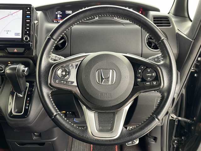 ホンダ Ｎ ＢＯＸ カスタム G L ターボ ホンダセンシング 道央・札幌 2017(平29)年 5.4万km クリスタルブラックパール ・４WD＆ターボ/・ホンダセンシング/・純正ナビ（CD/DVD/BT/フルセグTV/SD）/・バックカメラ/・両側パワースライドドア/・レーダークルーズコントロール/・純正ドライブレコーダー/・ビルトインETC/・前席シートヒーター/・ミラーヒーター/・LEDヘッドライト/・無限フロアマット/・社外マフラー/・社外エアロ/・ステアリングスイッチ