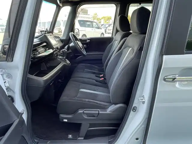 ホンダ Ｎ ＢＯＸ カスタム L 道央・札幌 2022(令4)年 2.5万km プレミアムサンライトホワイトパール ４WD/ワンオーナー/純正ディーラーOPナビ/CD/DVD/BT/フルセグ/ホンダセンシング/衝突被害軽減ブレーキ/横滑り防止装置/アダプティブクルーズコントロール/レーンキープアシスト/リアパーキングセンサー/バックカメラ/ビルトインETC/ドライブレコーダー/ECONモード/両側パワースライドドア/前席シートヒーター/ステアリングリモコン/電動パーキング/ブレーキホールド/プッシュスタート/リモートスタート/LEDヘッドライト/オートライト/オートハイビーム/フォグランプ/電動格納ミラー/ヘッドライトレベライザー/ヒーテッドドアミラー/ウィンカーミラー/純正フロアマット/ドアバイザー