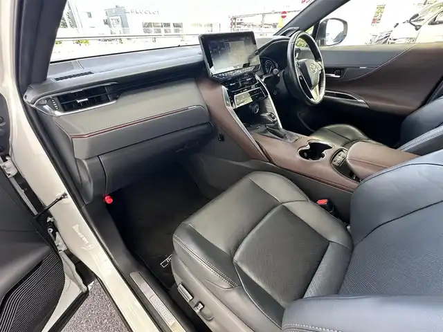 トヨタ ハリアー Z レザーパッケージ 愛知県 2021(令3)年 4.5万km ホワイトパールクリスタルシャイン ワンオーナー/メーカー純正ナビ/フルセグテレビ/バックカメラ/ウィンカーミラー/レーダークルーズコントロール/調光パノラマルーフ/プッシュスタート/パワーバックドア/ビルトイン2.0ETC/ヘッドアップディスプレイ/ブラインドスポットモニター/JBLスピーカー/パワーシート/レザーシート/シートヒーター/エアシート/前後クリアランスソナー/オートマチックハイビーム/リヤクロストラフィックアラート/シートメモリー/ステアリングヒーター/ステアリングスイッチ/デジタルインナーミラー/パーィングサポートブレーキ/スマートキー2本/保証書/取扱説明書