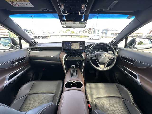トヨタ ハリアー Z レザーパッケージ 島根県 2021(令3)年 4.5万km ホワイトパールクリスタルシャイン 登録時走行距離44494km/取扱説明書/保証書/純正12.3インチナビ/(BT/フルセグTV/AM/FM/ミラーキャスト)/全方位カメラ/JBLサウンド/置くだけ充電/シートメモリー/オートブレーキホールド/調光パノラマルーフ/ブラインドスポットモニター/デジタルインナーミラー/衝突被害軽減システム/車線逸脱警報/横滑り防止装置/レーダークルーズコントロール/レザーシート/ビルトインETC2.0/アイドリングストップ/LEDヘッドライト/フォグランプ/オートライト/ウィンカーミラー/電動格納ミラー/純正19インチAW/シートヒーター/ベンチレーションシート/ステアリングヒーター/プッシュスタート/スペアキー
