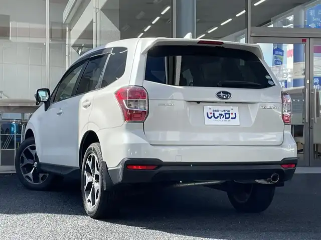 スバル フォレスター S－リミテッド 岐阜県 2015(平27)年 10.4万km クリスタルホワイトP (株)IDOMが運営する【じしゃロン多治見店】の自社ローン専用車両になります。こちらは現金またはオートローンご利用時の価格です。自社ローンご希望の方は別途その旨お申付け下さい。/ディーラーオプションナビ/　（Bluetooth/DVD/フルセグ）/4WD/アダプティブクルーズコントロール/レーンキープアシスト/衝突軽減ブレーキ/前席シートヒーター/前席パワーシート/アイドリングストップ/オートライト/フォグランプ/パドルシフト/ステアリングリモコン