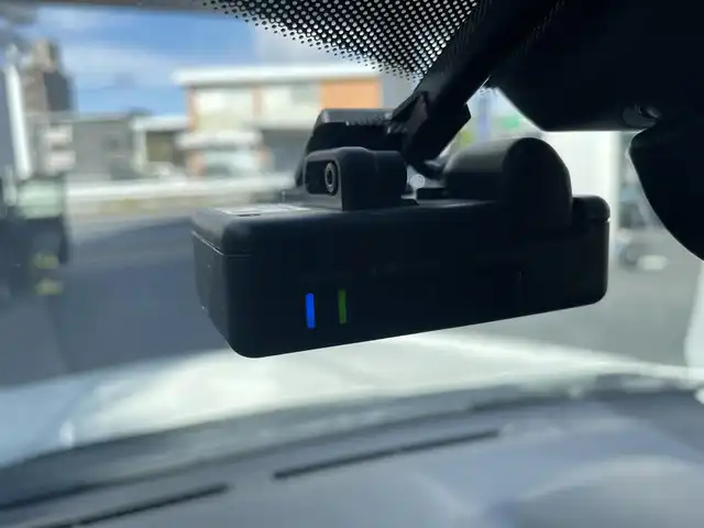 スバル フォレスター S－リミテッド 岐阜県 2015(平27)年 10.4万km クリスタルホワイトP (株)IDOMが運営する【じしゃロン多治見店】の自社ローン専用車両になります。こちらは現金またはオートローンご利用時の価格です。自社ローンご希望の方は別途その旨お申付け下さい。/ディーラーオプションナビ/　（Bluetooth/DVD/フルセグ）/4WD/アダプティブクルーズコントロール/レーンキープアシスト/衝突軽減ブレーキ/前席シートヒーター/前席パワーシート/アイドリングストップ/オートライト/フォグランプ/パドルシフト/ステアリングリモコン