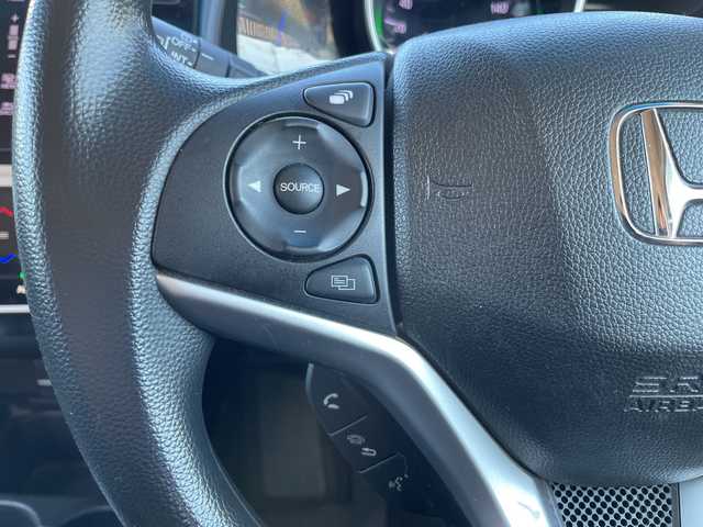 ホンダ フィット ハイブリット F 栃木県 2017(平29)年 6.1万km プレミアムホワイトパールⅡ ワンオーナー/純正インターナビ/品番:6WH4/Bluetooth/TV/CD/DVD/USB/HDMI/バックカメラ/ETC/横滑り防止装置/盗難防止装置/LEDヘッドライト/LEDフォグライト/オートライト/電動格納式リモコンカラードドアミラー(オートリトラミラー)/アームレスト付センターコンソールボックス/ラゲッジルームランプ/シートバックポケット(助手席)/フルオート・エアーコンディショナー(プラズマクラスター技術搭載)/プッシュスタート/スマートキー(スペアキー有)/取扱説明書/保証書