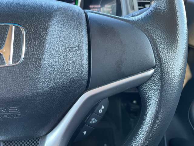 ホンダ フィット ハイブリット F 栃木県 2017(平29)年 6.1万km プレミアムホワイトパールⅡ ワンオーナー/純正インターナビ/品番:6WH4/Bluetooth/TV/CD/DVD/USB/HDMI/バックカメラ/ETC/横滑り防止装置/盗難防止装置/LEDヘッドライト/LEDフォグライト/オートライト/電動格納式リモコンカラードドアミラー(オートリトラミラー)/アームレスト付センターコンソールボックス/ラゲッジルームランプ/シートバックポケット(助手席)/フルオート・エアーコンディショナー(プラズマクラスター技術搭載)/プッシュスタート/スマートキー(スペアキー有)/取扱説明書/保証書