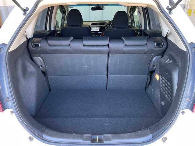 ホンダ フィット ハイブリット F 栃木県 2017(平29)年 6.1万km プレミアムホワイトパールⅡ ワンオーナー/純正インターナビ/品番:6WH4/Bluetooth/TV/CD/DVD/USB/HDMI/バックカメラ/ETC/横滑り防止装置/盗難防止装置/LEDヘッドライト/LEDフォグライト/オートライト/電動格納式リモコンカラードドアミラー(オートリトラミラー)/アームレスト付センターコンソールボックス/ラゲッジルームランプ/シートバックポケット(助手席)/フルオート・エアーコンディショナー(プラズマクラスター技術搭載)/プッシュスタート/スマートキー(スペアキー有)/取扱説明書/保証書