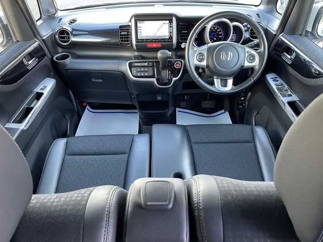 ホンダ Ｎ ＢＯＸ カスタム G ターボ Lパッケージ 宮城県 2015(平27)年 7.5万km プレミアムホワイトパールⅡ (株)IDOMが運営する【じしゃロン仙台店】の自社ローン専用車両になりますこちらは現金またはオートローンご利用時の価格です。自社ローンご希望の方は別途その旨お申付け下さい/SDナビ/Bluetooth/両側パワースライドドア/バックカメラ/ハーフレザーシート/プッシュスタート