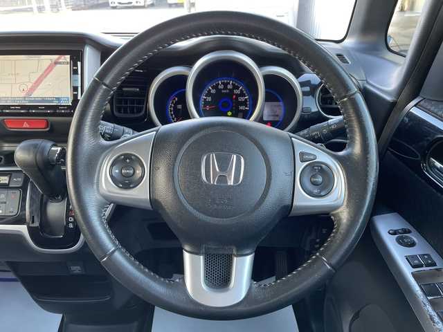 ホンダ Ｎ ＢＯＸ カスタム G ターボ Lパッケージ 宮城県 2015(平27)年 7.5万km プレミアムホワイトパールⅡ (株)IDOMが運営する【じしゃロン仙台店】の自社ローン専用車両になりますこちらは現金またはオートローンご利用時の価格です。自社ローンご希望の方は別途その旨お申付け下さい/SDナビ/Bluetooth/両側パワースライドドア/バックカメラ/ハーフレザーシート/プッシュスタート