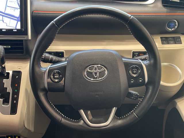 トヨタ シエンタ ハイブリッド G 埼玉県 2020(令2)年 3.3万km ベージュ トヨタセーフティセンス/純正9インチナビ/　　CD/DVD/BT/フルセグTV/パノラミックビューモニター/両側パワースライドドア/クルーズコントロール/LEDオートライト/シートヒーター/ステアヒーター/ステアリングスイッチ/プッシュスタート/ETC/禁煙車