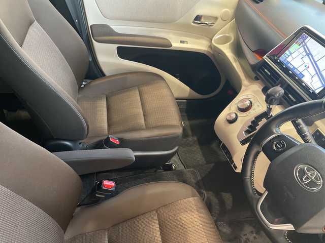 トヨタ シエンタ ハイブリッド G 埼玉県 2020(令2)年 3.3万km ベージュ トヨタセーフティセンス/純正9インチナビ/　　CD/DVD/BT/フルセグTV/パノラミックビューモニター/両側パワースライドドア/クルーズコントロール/LEDオートライト/シートヒーター/ステアヒーター/ステアリングスイッチ/プッシュスタート/ETC/禁煙車