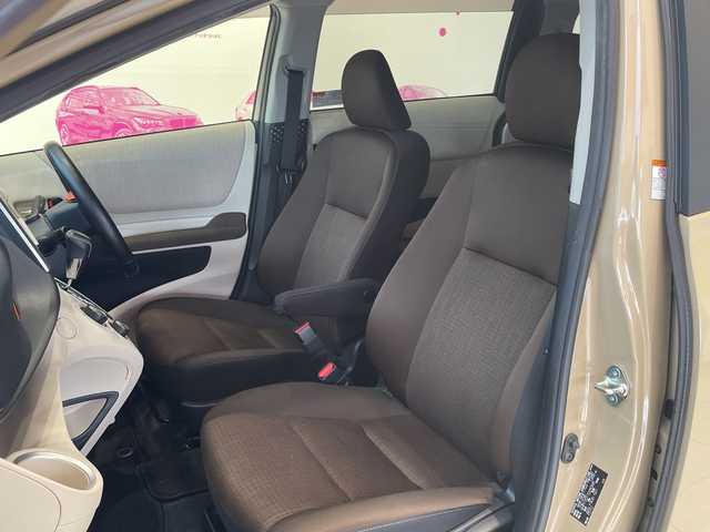 トヨタ シエンタ ハイブリッド G 埼玉県 2020(令2)年 3.3万km ベージュ トヨタセーフティセンス/純正9インチナビ/　　CD/DVD/BT/フルセグTV/パノラミックビューモニター/両側パワースライドドア/クルーズコントロール/LEDオートライト/シートヒーター/ステアヒーター/ステアリングスイッチ/プッシュスタート/ETC/禁煙車