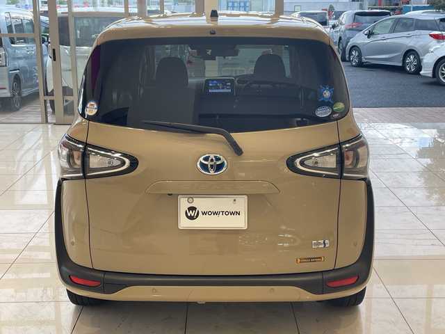 トヨタ シエンタ ハイブリッド G 埼玉県 2020(令2)年 3.3万km ベージュ トヨタセーフティセンス/純正9インチナビ/　　CD/DVD/BT/フルセグTV/パノラミックビューモニター/両側パワースライドドア/クルーズコントロール/LEDオートライト/シートヒーター/ステアヒーター/ステアリングスイッチ/プッシュスタート/ETC/禁煙車