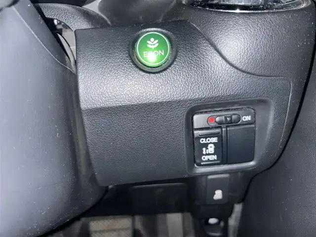 ホンダ Ｎ ＢＯＸ カスタム G Lパッケージ 香川県 2012(平24)年 12.6万km ポリッシュドメタルメタリック 社外オーディオ/→CD/USB/Bluetooth/バックカメラ/片側パワスラ/ピタ駐ミラー/ETC/純正14インチアルミ/オートライト/純正フロアマット/ステアリングリモコン/横滑り防止装置/盗難防止装置/アイドリングストップ/パワーウィンドウ/パワーステアリング/プッシュスタート/スマートキー/スペアキー