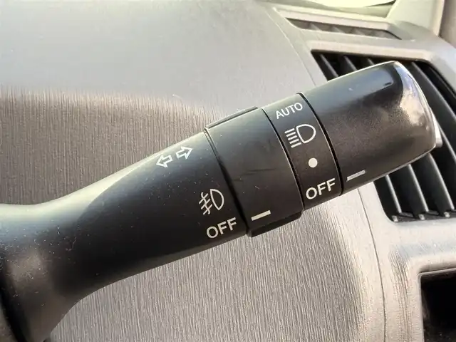 トヨタ プリウス α S チューンブラック 神奈川県 2014(平26)年 10万km ホワイトパールクリスタルシャイン ・９インチナビ　/・バックカメラ　/・ＥＴＣ/・フォグランプ　/・オートライト　/・Ｂｌｕｅｔｏｏｔｈ　/・ＤＶＤ　ＣＤ　/・フルセグＴＶ　/・スマートキー　/・プッシュスタート　/・オートエアコン　/・純正フロアマット　/・リアワイパー