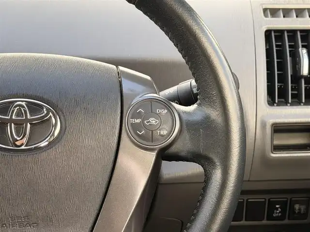 トヨタ プリウス α S チューンブラック 神奈川県 2014(平26)年 10万km ホワイトパールクリスタルシャイン ・９インチナビ　/・バックカメラ　/・ＥＴＣ/・フォグランプ　/・オートライト　/・Ｂｌｕｅｔｏｏｔｈ　/・ＤＶＤ　ＣＤ　/・フルセグＴＶ　/・スマートキー　/・プッシュスタート　/・オートエアコン　/・純正フロアマット　/・リアワイパー