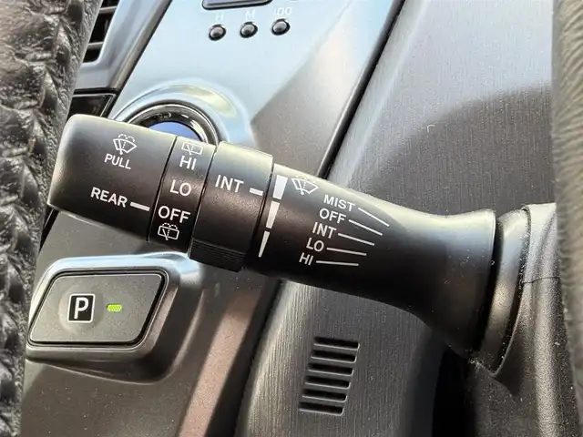 トヨタ プリウス α S チューンブラック 神奈川県 2014(平26)年 10万km ホワイトパールクリスタルシャイン ・９インチナビ　/・バックカメラ　/・ＥＴＣ/・フォグランプ　/・オートライト　/・Ｂｌｕｅｔｏｏｔｈ　/・ＤＶＤ　ＣＤ　/・フルセグＴＶ　/・スマートキー　/・プッシュスタート　/・オートエアコン　/・純正フロアマット　/・リアワイパー