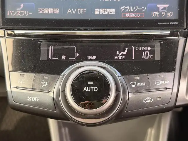 トヨタ プリウス α S チューンブラック 神奈川県 2014(平26)年 10万km ホワイトパールクリスタルシャイン ・９インチナビ　/・バックカメラ　/・ＥＴＣ/・フォグランプ　/・オートライト　/・Ｂｌｕｅｔｏｏｔｈ　/・ＤＶＤ　ＣＤ　/・フルセグＴＶ　/・スマートキー　/・プッシュスタート　/・オートエアコン　/・純正フロアマット　/・リアワイパー