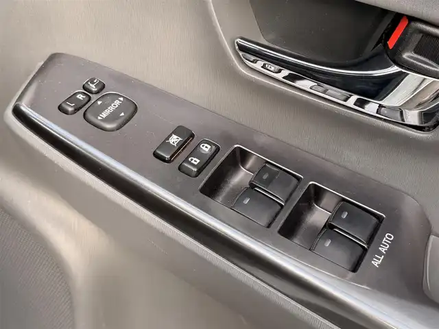 トヨタ プリウス α S チューンブラック 神奈川県 2014(平26)年 10万km ホワイトパールクリスタルシャイン ・９インチナビ　/・バックカメラ　/・ＥＴＣ/・フォグランプ　/・オートライト　/・Ｂｌｕｅｔｏｏｔｈ　/・ＤＶＤ　ＣＤ　/・フルセグＴＶ　/・スマートキー　/・プッシュスタート　/・オートエアコン　/・純正フロアマット　/・リアワイパー