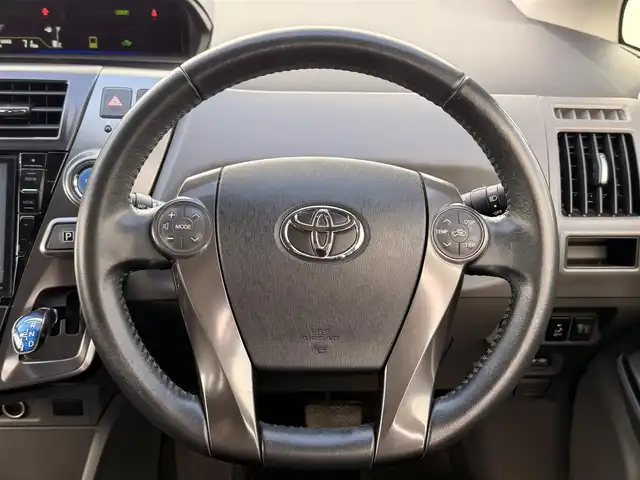 トヨタ プリウス α S チューンブラック 神奈川県 2014(平26)年 10万km ホワイトパールクリスタルシャイン ・９インチナビ　/・バックカメラ　/・ＥＴＣ/・フォグランプ　/・オートライト　/・Ｂｌｕｅｔｏｏｔｈ　/・ＤＶＤ　ＣＤ　/・フルセグＴＶ　/・スマートキー　/・プッシュスタート　/・オートエアコン　/・純正フロアマット　/・リアワイパー