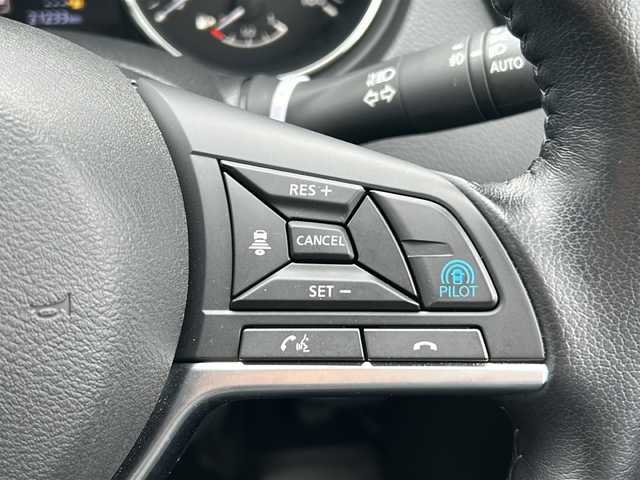 日産 エクストレイル 20Xi 秋田県 2020(令2)年 2.2万km ダイヤモンドブラック 登録時走行距離21233km/４WD/純正SDナビ/CD/DVD/Bluetooth/フルセグTV/全方位カメラ/クルーズコントロール/アラウンドビューモニター/ドライブレコーダー/全席シートヒーター/横滑り防止装置/レーンキープアシスト/盗難防止装置/衝突被害軽減システム/前後コーナーセンサー/デジタルインナーミラー/ダウンヒルアシストコントロール/電動リアゲート/センターデフロック/純正AW/格納ウィンカーミラー/LEDヘッドライト/スマートキー/スペアキー