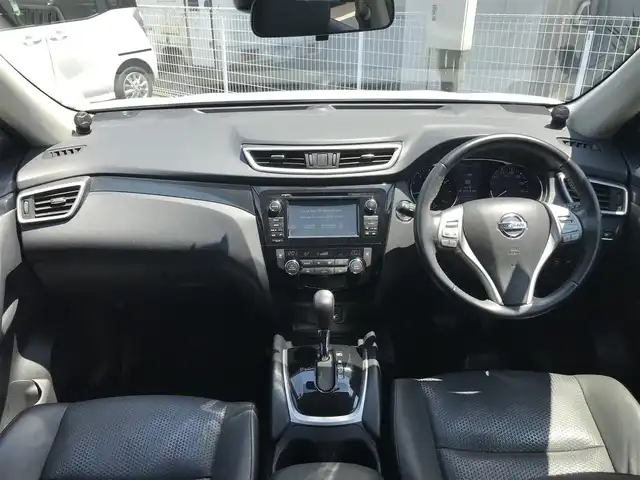 日産 エクストレイル 20Xtt エマージェンシーブレーキ 栃木県 2017(平29)年 9.9万km ブリリアントホワイトパール 株)IDOMが運営する【じしゃロン小山店】の自社ローン専用車両になります。こちらは現金またはオートローンご利用時の価格です。自社ローンご希望の方は別途その旨お申付け下さい//禁煙車/純正フルセグナビ/（CD/DVD/AM/FMラジオ）/(Bluetooth)/スマートキー/プッシュスタート/バックカメラ/ＥＴＣ/エマージェンシーブレーキ/車線逸脱警報/コーナーセンサー/パワーバックドア/４WD/シートヒーター/ヒルディングコントロール/ルーフレール/ステアリングリモコン/電動格納ドアミラー/パワーウインドウ/防眩ミラー/オートライト