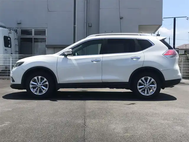 日産 エクストレイル 20Xtt エマージェンシーブレーキ 栃木県 2017(平29)年 9.9万km ブリリアントホワイトパール 株)IDOMが運営する【じしゃロン小山店】の自社ローン専用車両になります。こちらは現金またはオートローンご利用時の価格です。自社ローンご希望の方は別途その旨お申付け下さい//禁煙車/純正フルセグナビ/（CD/DVD/AM/FMラジオ）/(Bluetooth)/スマートキー/プッシュスタート/バックカメラ/ＥＴＣ/エマージェンシーブレーキ/車線逸脱警報/コーナーセンサー/パワーバックドア/４WD/シートヒーター/ヒルディングコントロール/ルーフレール/ステアリングリモコン/電動格納ドアミラー/パワーウインドウ/防眩ミラー/オートライト