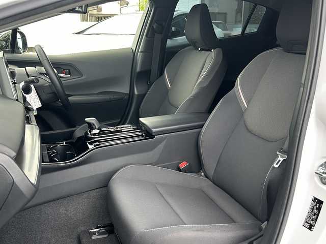 トヨタ プリウス G 愛知県 2023(令5)年 3.6万km プラチナホワイトパールマイカ 禁煙車/純正メーカーナビ/フルセグ/アダプティプクルーズコントロール/ブラインドスポットモニター/デジタルインナーミラー/パノラミックビューモニター/ETC/前後コーナーセンサー/クリアランスソナー/寒冷地仕様/Bluetooth/ステアリングリモコン/オートライト/オートハイビーム/LEDヘッドライト/100V充電/シートヒーター（D/N席）/純正アルミ/純正フロアマット/スペアキー/取説/保証書