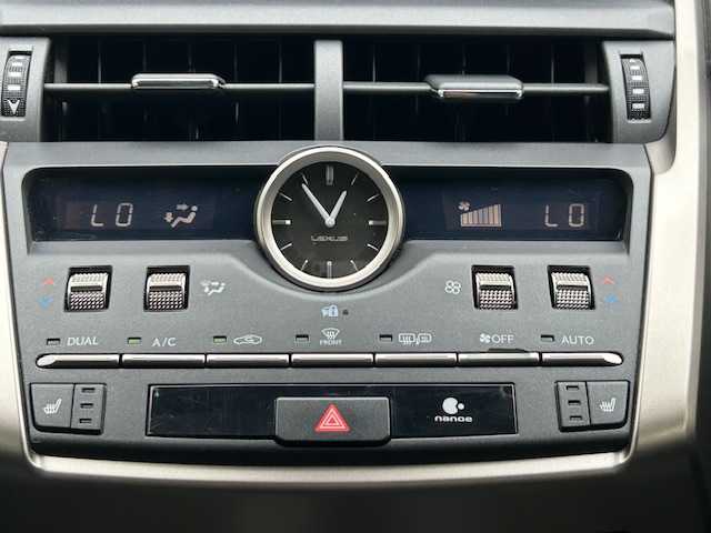 レクサス ＮＸ 300h Iパッケージ 静岡県 2019(令1)年 7万km グラファイトブラックガラスフレーク 純正メモリナビ（AM/FM/CD/DVD/BT接続）/黒革シート/3眼LEDヘッドライト/シーケンシャルウインカー/フルセグTV/バックカメラ/前後ドライブレコーダー/ビルトインETC2.0/パワーバックドア/前席パワーシート/運転席シートメモリー/ステアリングヒーター/前席シートヒーター/レーダークルーズコントロール/電動パーキングブレーキ/オートホールド/パドルシフト/プリクラッシュセーフティ/レーンキープアシスト/横滑り防止装置/純正17インチアルミホイール/純正フロアマット/前後コーナーセンサー/クリアランスソナー/プッシュスタート/スマートキー/取り扱い説明書/保証書