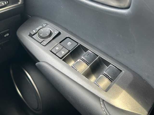 レクサス ＮＸ 300h Iパッケージ 栃木県 2019(令1)年 7万km グラファイトブラックガラスフレーク 純正メモリナビ（AM/FM/CD/DVD/BT接続）/黒革シート/3眼LEDヘッドライト/シーケンシャルウインカー/フルセグTV/バックカメラ/前後ドライブレコーダー/ビルトインETC2.0/パワーバックドア/前席パワーシート/運転席シートメモリー/ステアリングヒーター/前席シートヒーター/レーダークルーズコントロール/電動パーキングブレーキ/オートホールド/パドルシフト/プリクラッシュセーフティ/レーンキープアシスト/横滑り防止装置/純正17インチアルミホイール/純正フロアマット/前後コーナーセンサー/クリアランスソナー/プッシュスタート/スマートキー/取り扱い説明書/保証書