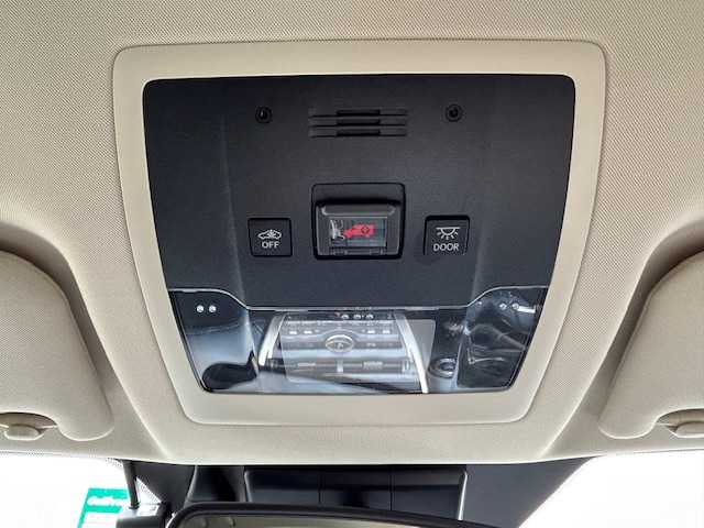 レクサス ＮＸ 300h Iパッケージ 栃木県 2019(令1)年 7万km グラファイトブラックガラスフレーク 純正メモリナビ（AM/FM/CD/DVD/BT接続）/黒革シート/3眼LEDヘッドライト/シーケンシャルウインカー/フルセグTV/バックカメラ/前後ドライブレコーダー/ビルトインETC2.0/パワーバックドア/前席パワーシート/運転席シートメモリー/ステアリングヒーター/前席シートヒーター/レーダークルーズコントロール/電動パーキングブレーキ/オートホールド/パドルシフト/プリクラッシュセーフティ/レーンキープアシスト/横滑り防止装置/純正17インチアルミホイール/純正フロアマット/前後コーナーセンサー/クリアランスソナー/プッシュスタート/スマートキー/取り扱い説明書/保証書