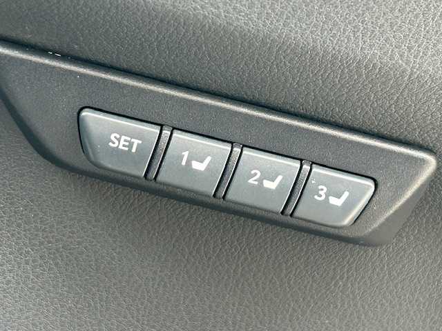 レクサス ＮＸ 300h Iパッケージ 栃木県 2019(令1)年 7万km グラファイトブラックガラスフレーク 純正メモリナビ（AM/FM/CD/DVD/BT接続）/黒革シート/3眼LEDヘッドライト/シーケンシャルウインカー/フルセグTV/バックカメラ/前後ドライブレコーダー/ビルトインETC2.0/パワーバックドア/前席パワーシート/運転席シートメモリー/ステアリングヒーター/前席シートヒーター/レーダークルーズコントロール/電動パーキングブレーキ/オートホールド/パドルシフト/プリクラッシュセーフティ/レーンキープアシスト/横滑り防止装置/純正17インチアルミホイール/純正フロアマット/前後コーナーセンサー/クリアランスソナー/プッシュスタート/スマートキー/取り扱い説明書/保証書