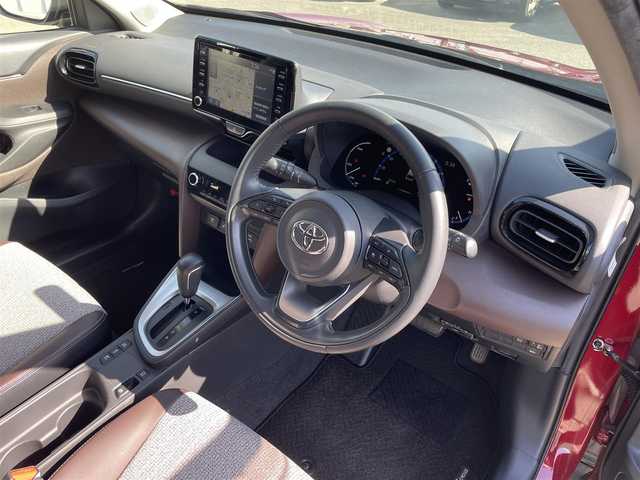 トヨタ ヤリスクロス ハイブリッド Z 福岡県 2021(令3)年 4.2万km センシュアルレッドマイカ Wエアバッグ/衝突被害軽減システム/ドライブレコーダー/車外カメラ(前後)/LEDオートライト・オートハイビーム/オートクルーズ/レーンアシスト/横滑り防止装置/コーナーセンサー/純正アルミホイール/純正フロアマット/D席パワーシート/AAC