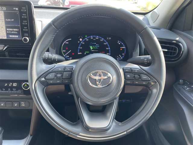 トヨタ ヤリスクロス ハイブリッド Z 福岡県 2021(令3)年 4.2万km センシュアルレッドマイカ Wエアバッグ/衝突被害軽減システム/ドライブレコーダー/車外カメラ(前後)/LEDオートライト・オートハイビーム/オートクルーズ/レーンアシスト/横滑り防止装置/コーナーセンサー/純正アルミホイール/純正フロアマット/D席パワーシート/AAC