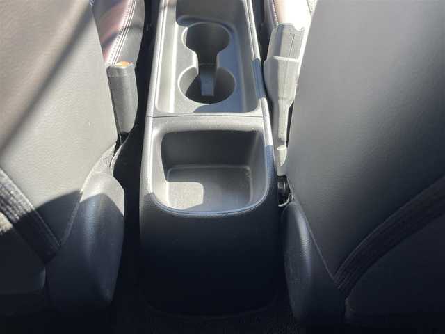 トヨタ ヤリスクロス ハイブリッド Z 福岡県 2021(令3)年 4.2万km センシュアルレッドマイカ Wエアバッグ/衝突被害軽減システム/ドライブレコーダー/車外カメラ(前後)/LEDオートライト・オートハイビーム/オートクルーズ/レーンアシスト/横滑り防止装置/コーナーセンサー/純正アルミホイール/純正フロアマット/D席パワーシート/AAC