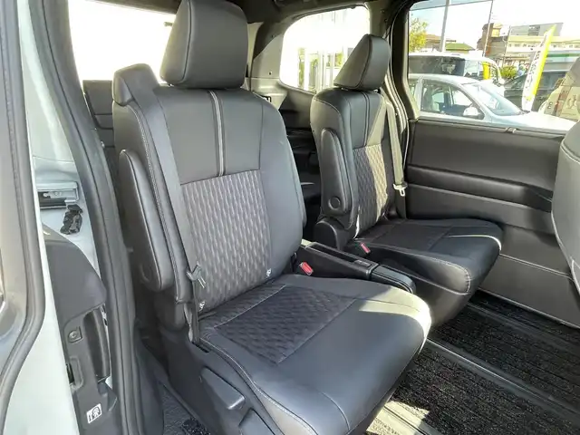 トヨタ ノア ハイブリッド S－Z 神奈川県 2023(令5)年 1.9万km パール