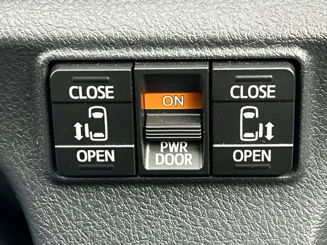 トヨタ シエンタ G グランパー 愛知県 2020(令2)年 5.1万km ホワイトパールクリスタルシャイン 純正ナビ（NSCN-W68）/・フルセグＴＶ/・Ｂｌｕｅｔｏｏｔｈ/パノラミックビューモニター/ビルトインＥＴＣ/前後型ドライブレコーダー/両側パワースライドドア/前後コーナーセンサー/トヨタセーフティセンス/衝突被害軽減/先行車発進警報/車線逸脱警報/スマートキー/プッシュスタート