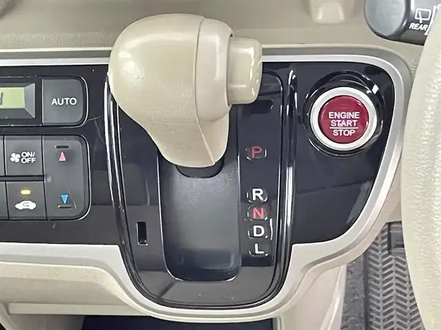ホンダ Ｎ ＢＯＸ G 千葉県 2014(平26)年 6.7万km カトラリーシルバーM 社外メモリーナビ/ワンセグTV/スマートキー/プッシュスタート/オートエアコン/フロアマット/Wエアバッグ