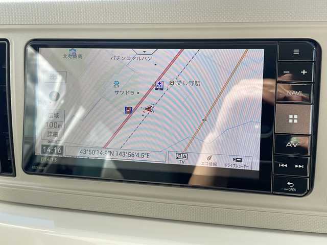 ダイハツ ミラ トコット X SA Ⅲ 道東・釧路十勝 2018(平30)年 1.9万km サニーデイブルーメタリック ・４WD/・純正8インチメモリーナビ/（CD/DVD/BT/FM/AM/USB/SD）/・フルセグ/・バックカメラ/・スマートアシスト/衝突回避支援ブレーキ/前後誤発進抑制/ヒルホールドシステム/先行車発発進お知らせ/・純正前方ドライブレコーダー（DRN-H68N）/・アイドリングストップ/・横滑り防止/・前後コーナーセンサー/・LEDヘッドライト/・オートライト/・オートマチックハイビーム/・電動格納ミラー/・プッシュスタート/・スマートキー/・ダブル+サイドエアバッグ