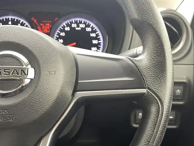 日産 ノート X 熊本県 2016(平28)年 6.4万km ブリリアントホワイトパール 純正ナビMM316D-W（ＣＤ・ＤＶＤ・フルセグ・ＢＴ・ＳＤ・ＡＵＸ）/全周囲カメラ　/純正前方ドライブレコーダー　/ＥＴＣ　/前後クリアランスソナー　/衝突軽減ブレーキ　/レーンキープアシスト　/横滑り防止　/アイドリングストップ/純正フロアマット/オートライト/ヘッドライトレベライザー/ドアバイザー/電動格納ミラー/スマートキー/プッシュスタート/スペアキー1本/保証書/取扱説明書
