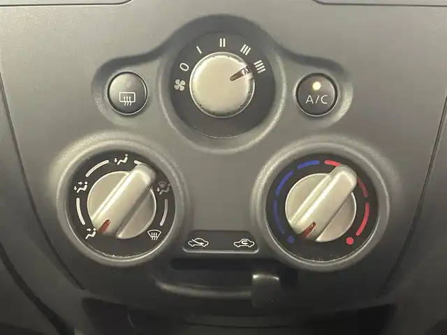 日産 ノート X 熊本県 2016(平28)年 6.4万km ブリリアントホワイトパール 純正ナビMM316D-W（ＣＤ・ＤＶＤ・フルセグ・ＢＴ・ＳＤ・ＡＵＸ）/全周囲カメラ　/純正前方ドライブレコーダー　/ＥＴＣ　/前後クリアランスソナー　/衝突軽減ブレーキ　/レーンキープアシスト　/横滑り防止　/アイドリングストップ/純正フロアマット/オートライト/ヘッドライトレベライザー/ドアバイザー/電動格納ミラー/スマートキー/プッシュスタート/スペアキー1本/保証書/取扱説明書