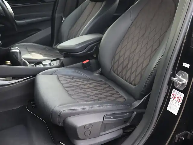 ＢＭＷ Ｘ１ xDrive 18d xライン 宮城県 2018(平30)年 6.7万km サファイアブラックP 純正ナビ【ＢＴ／ＡＵＸ】/インテリジェントセーフティ　/アダプティブクルーズコントロール　/ハーフレザーシート　/バックカメラ　/ヘッドアップディスプレイ　/アンビエントライト　/シートヒーター前席　/パーキングアシスト/パワーバックドア/ダウンヒルアシストコントロール/ルーフレール/レーンキープアシスト/ミラー型ETC/LEDヘッドライト/コンフォートアクセス/コーナーセンサー前後/禁煙車