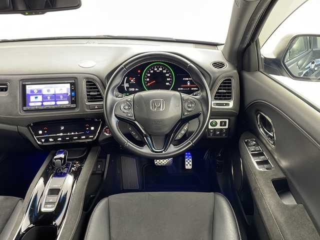 ホンダ ヴェゼル ハイブリッド RS ホンダセンシング 愛知県 2016(平28)年 6.8万km クリスタルブラックパール 純正ナビ/【Bluetooth/フルセグTV/CD/DVD/AM/FM/USB】/バックカメラ/衝突被害軽減ブレーキ/レーンアシスト/レーダークルーズコントロール/横滑り防止装置/パドルシフト/ハーフレザーシート/前席シートヒーター/カーテンエアバック/オートエアコン/ETC/プッシュスタート/ステアリングスイッチ/スマートキー/電動格納ミラー/純正18インチアルミホイール/純正LEDオートライト