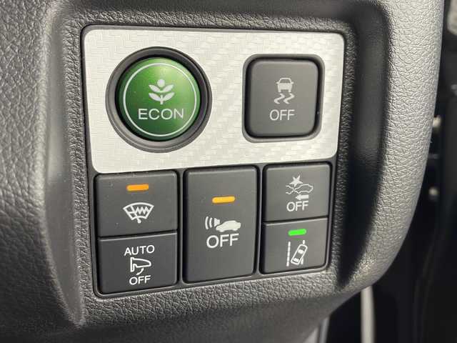 ホンダ ヴェゼル ハイブリッド RS ホンダセンシング 愛知県 2016(平28)年 6.8万km クリスタルブラックパール 純正ナビ/【Bluetooth/フルセグTV/CD/DVD/AM/FM/USB】/バックカメラ/衝突被害軽減ブレーキ/レーンアシスト/レーダークルーズコントロール/横滑り防止装置/パドルシフト/ハーフレザーシート/前席シートヒーター/カーテンエアバック/オートエアコン/ETC/プッシュスタート/ステアリングスイッチ/スマートキー/電動格納ミラー/純正18インチアルミホイール/純正LEDオートライト