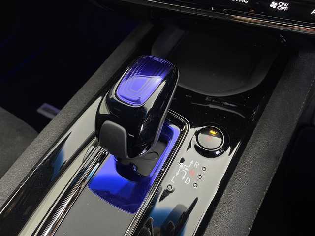 ホンダ ヴェゼル ハイブリッド RS ホンダセンシング 愛知県 2016(平28)年 6.8万km クリスタルブラックパール 純正ナビ/【Bluetooth/フルセグTV/CD/DVD/AM/FM/USB】/バックカメラ/衝突被害軽減ブレーキ/レーンアシスト/レーダークルーズコントロール/横滑り防止装置/パドルシフト/ハーフレザーシート/前席シートヒーター/カーテンエアバック/オートエアコン/ETC/プッシュスタート/ステアリングスイッチ/スマートキー/電動格納ミラー/純正18インチアルミホイール/純正LEDオートライト